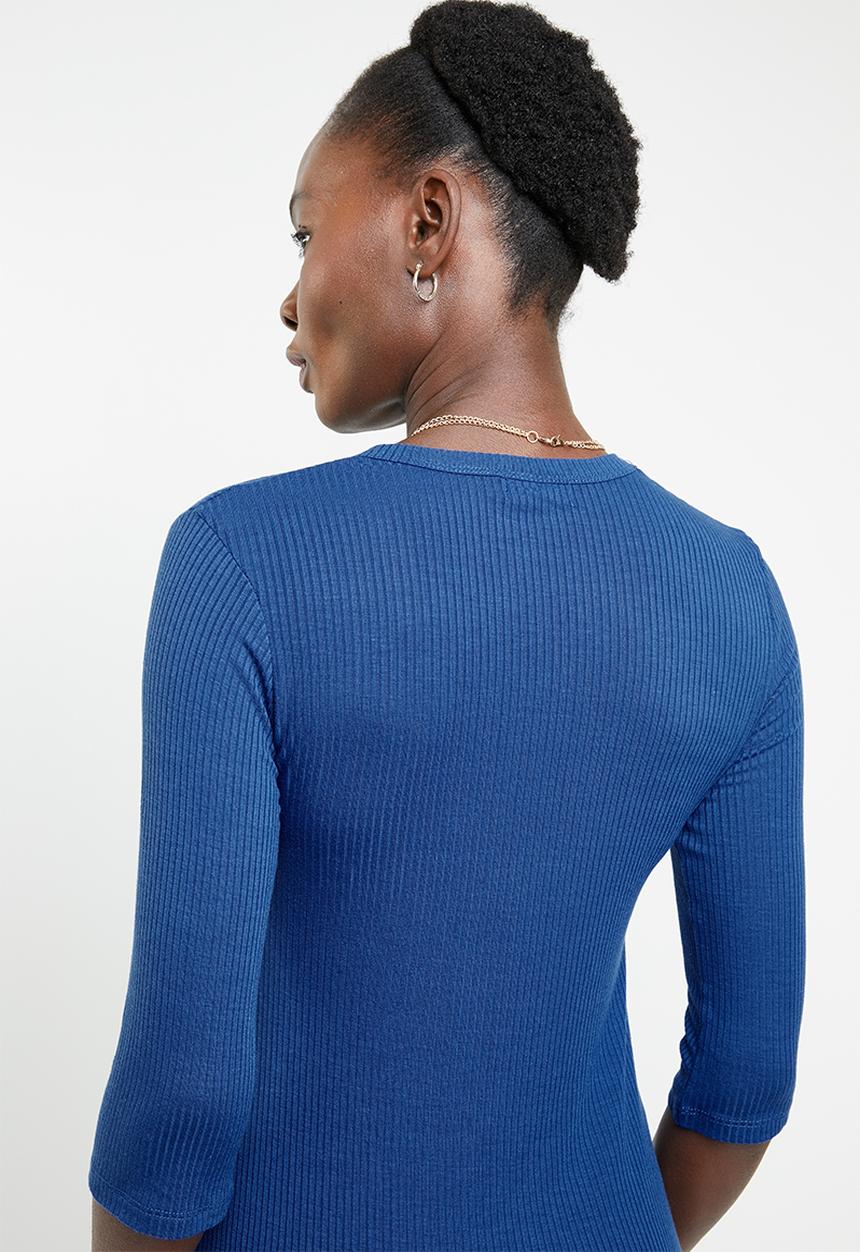edit - 3/4 Sleeve top with chain - blue