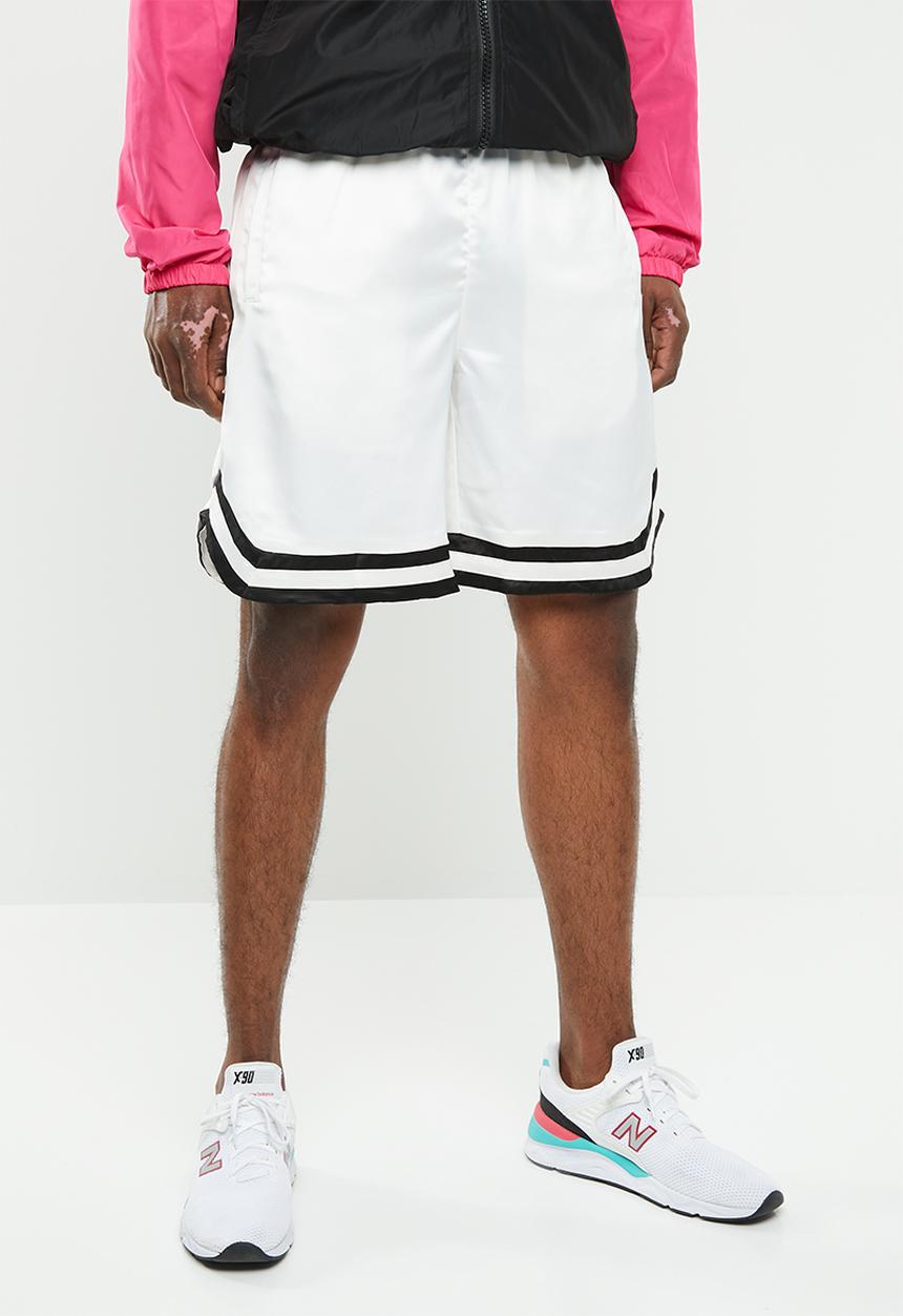 Mennace - Sateen basketball short - white