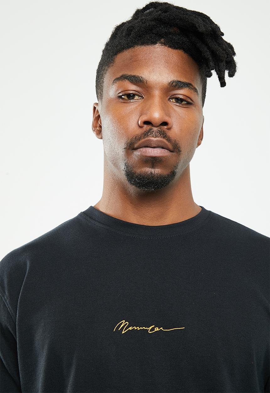 Mennace - Essential regular relaxed signature tee - black