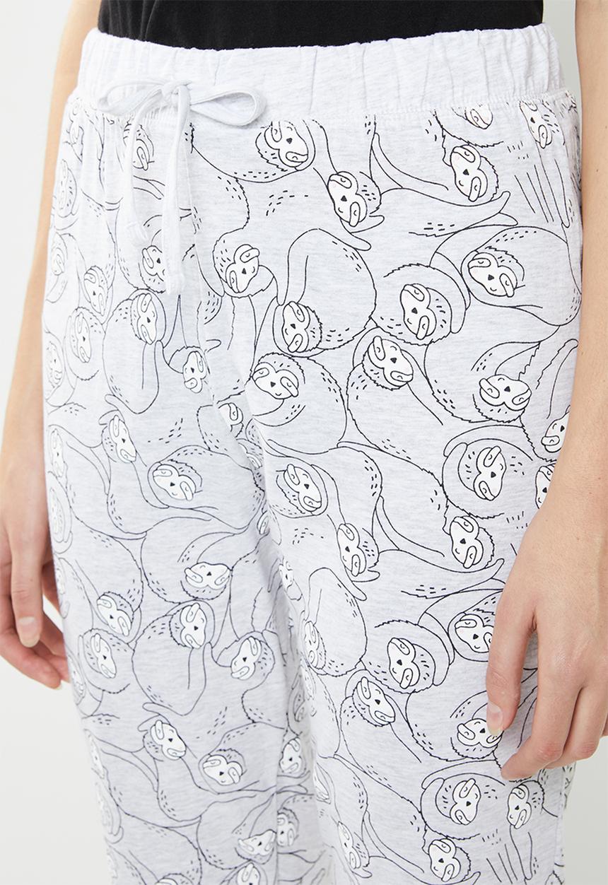 New Look - Lazy sloth jogger pyjama set - multi