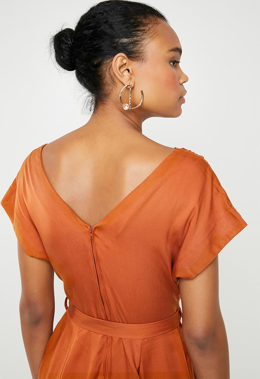 AMANDA LAIRD CHERRY - Mia V-neck knee length dress - burnt orange 