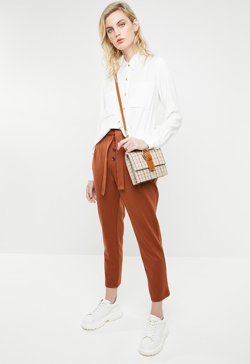 Superbalist - Button detail tapered trousers - rust 
