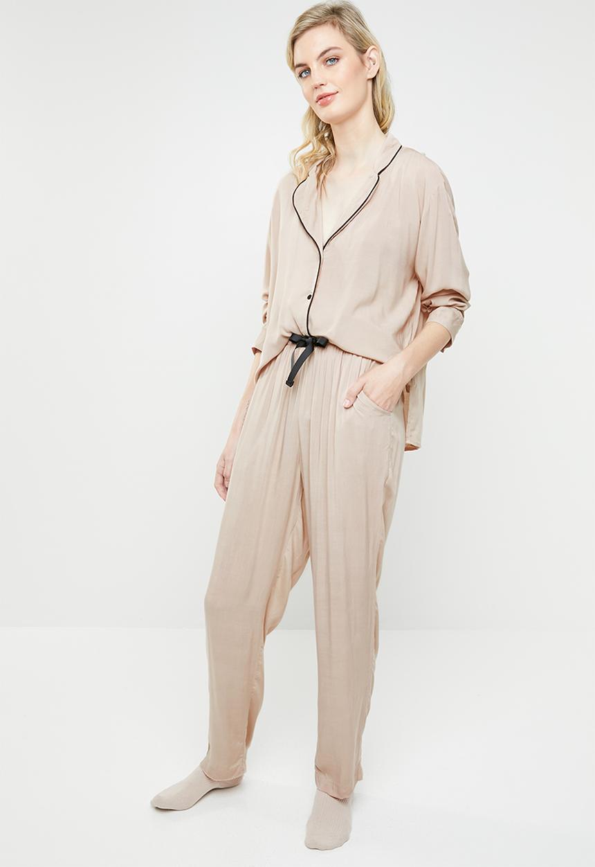 Superbalist - Sleep shirt & pants set - beige