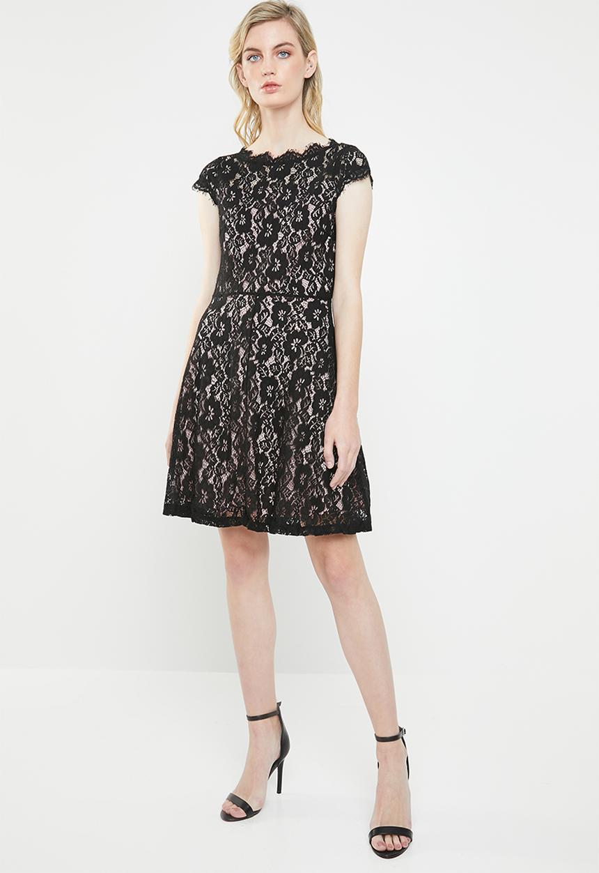 Vero Moda - Jackie capsleeve fit and flare dress - black