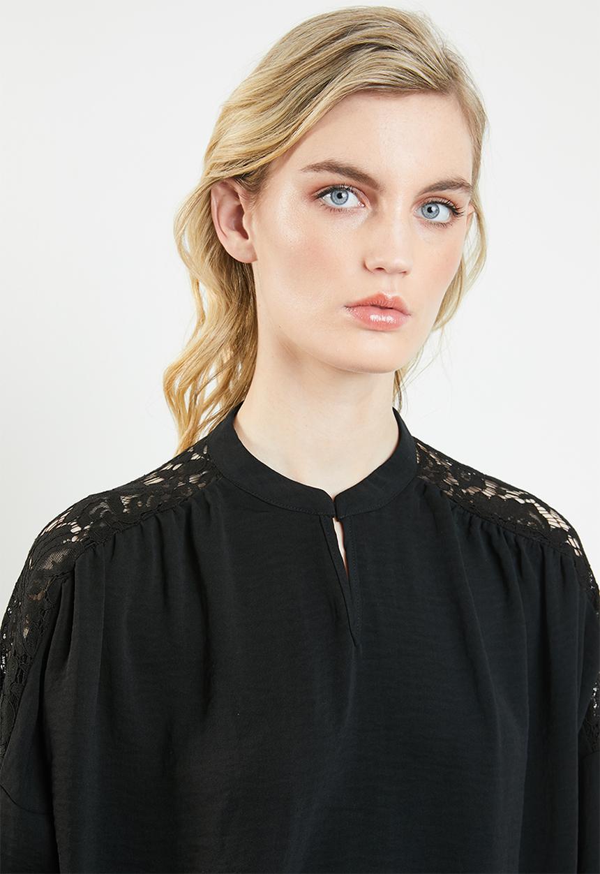 Vero Moda - Paula blouse with lace shoulder - black