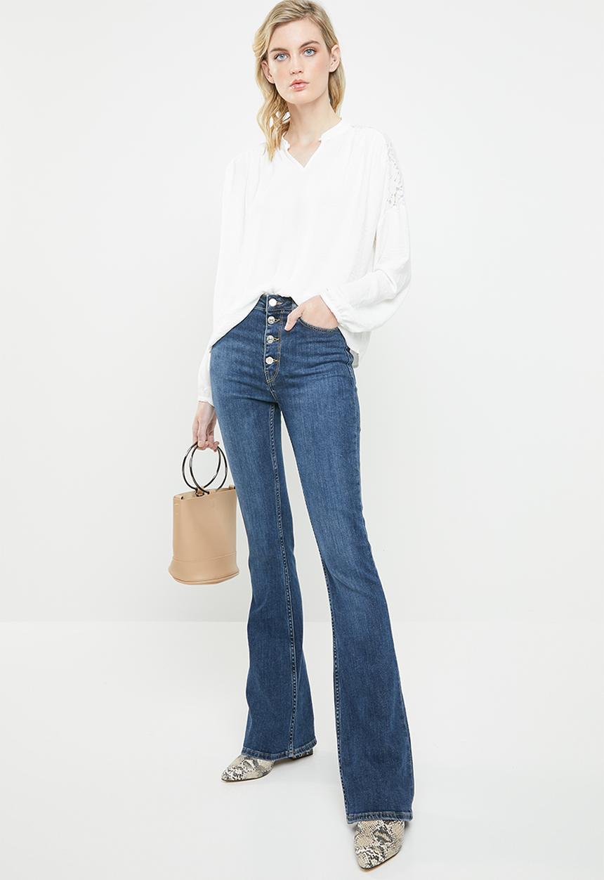 Vero Moda - Paula blouse with lace shoulder - white