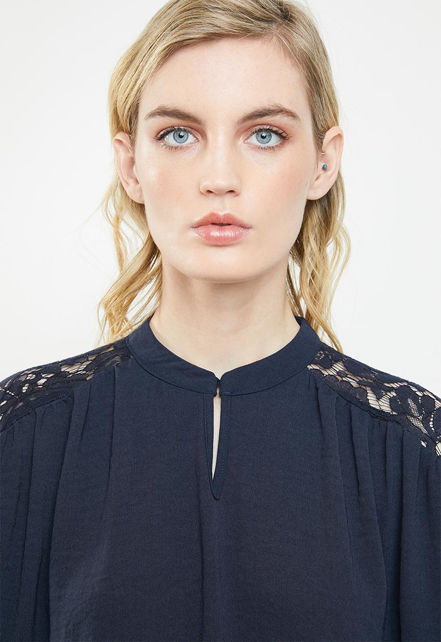 Vero Moda - Paula blouse with lace shoulder - navy