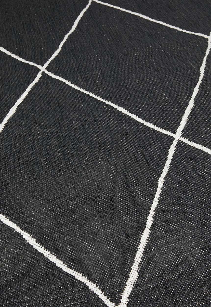 Hertex Haus - Criss cross outdoor rug - black