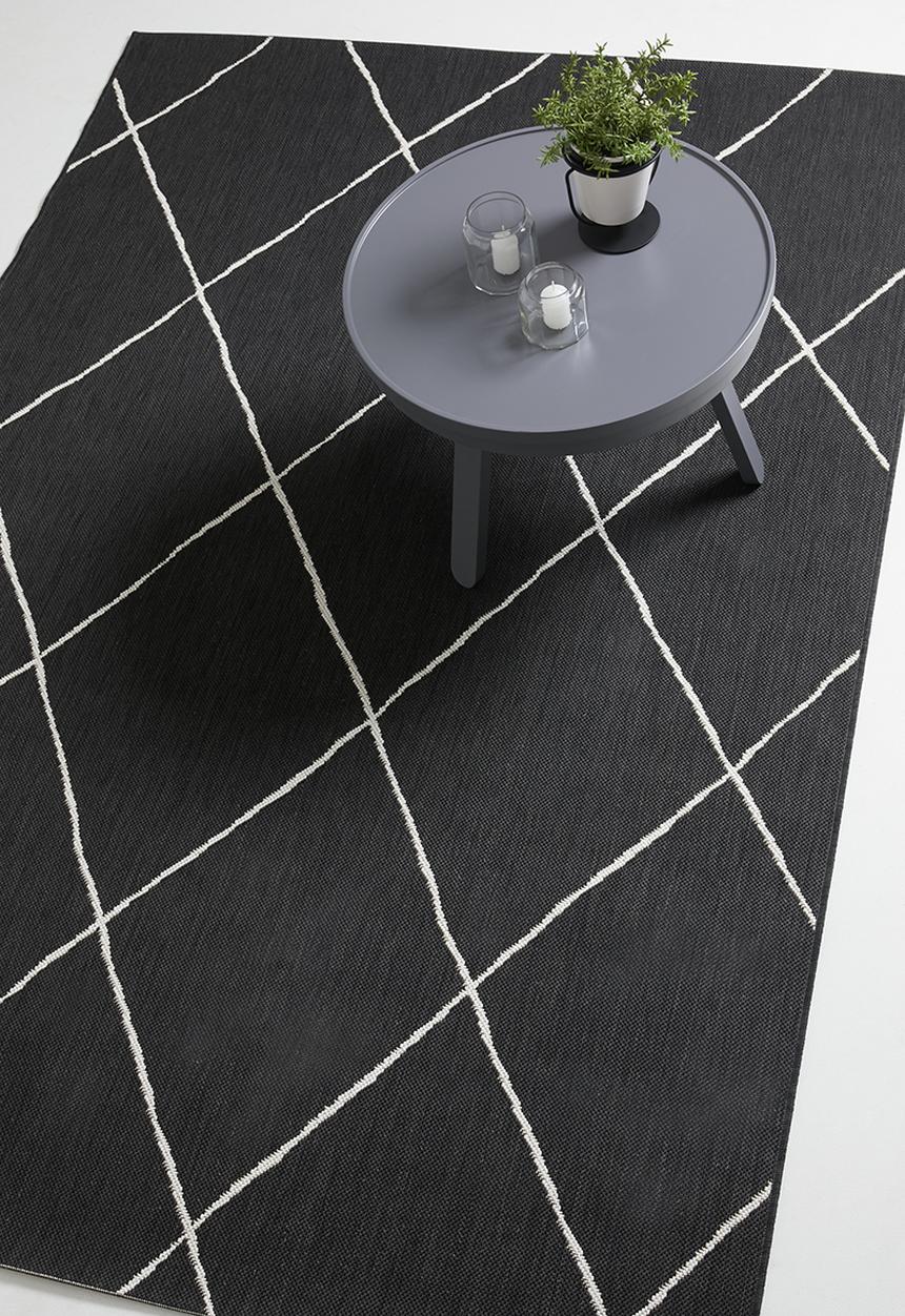 Hertex Haus - Criss cross outdoor rug - black