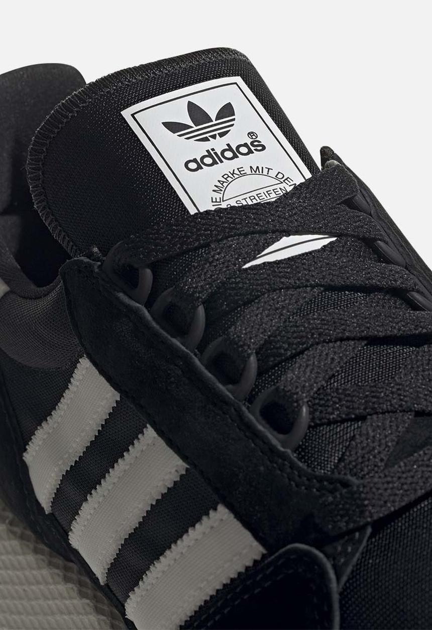 adidas Originals - FOREST GROVE - core black/cloud white/chalk white