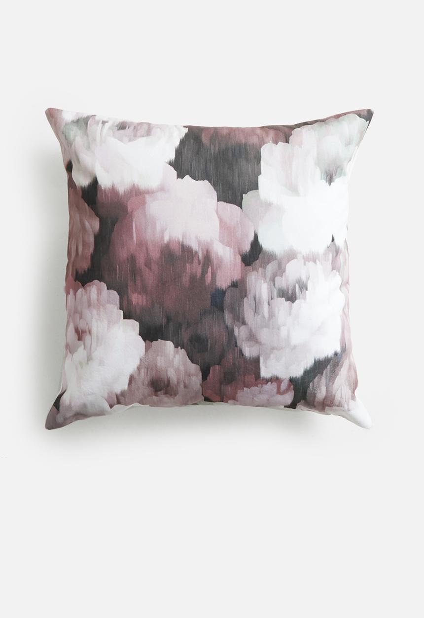 Grey Gardens - Velvet rose cushion cover - rose