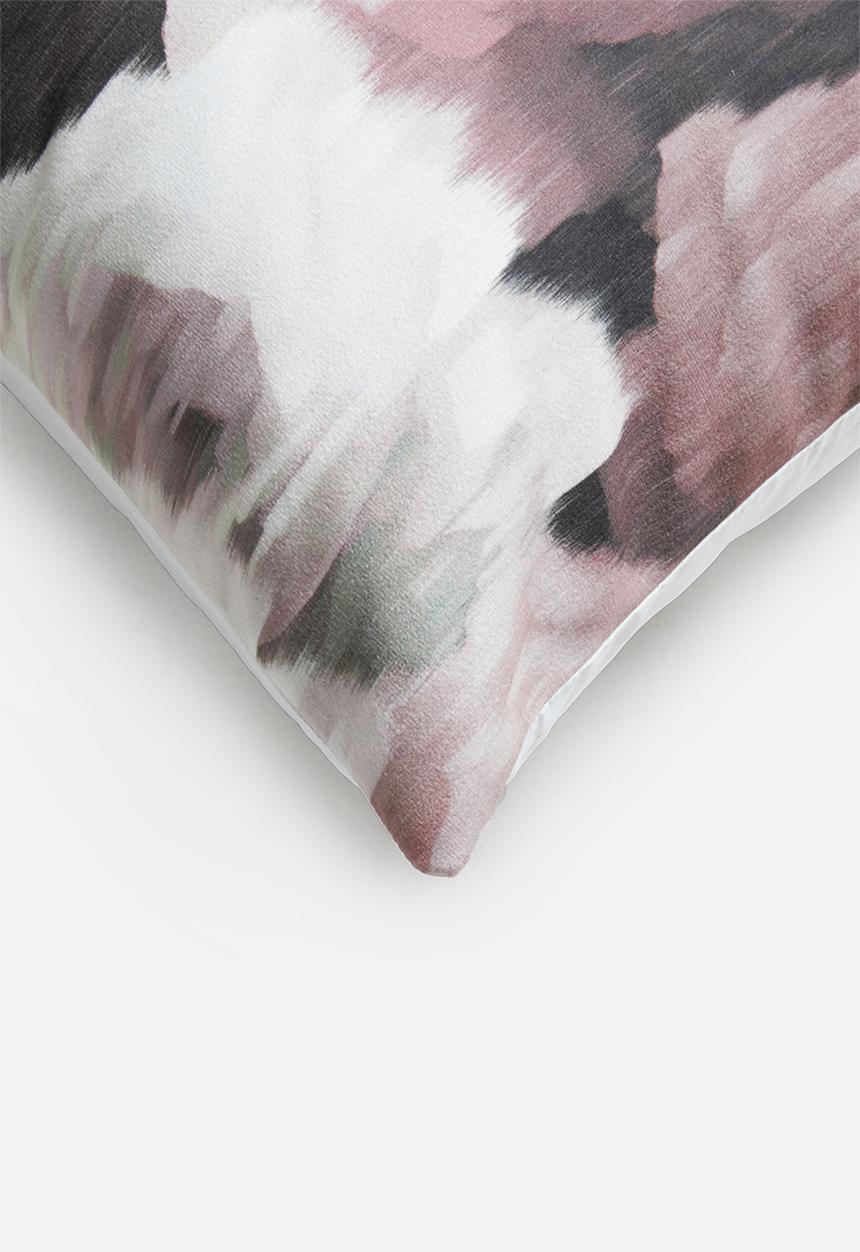 Grey Gardens - Velvet rose cushion cover - rose