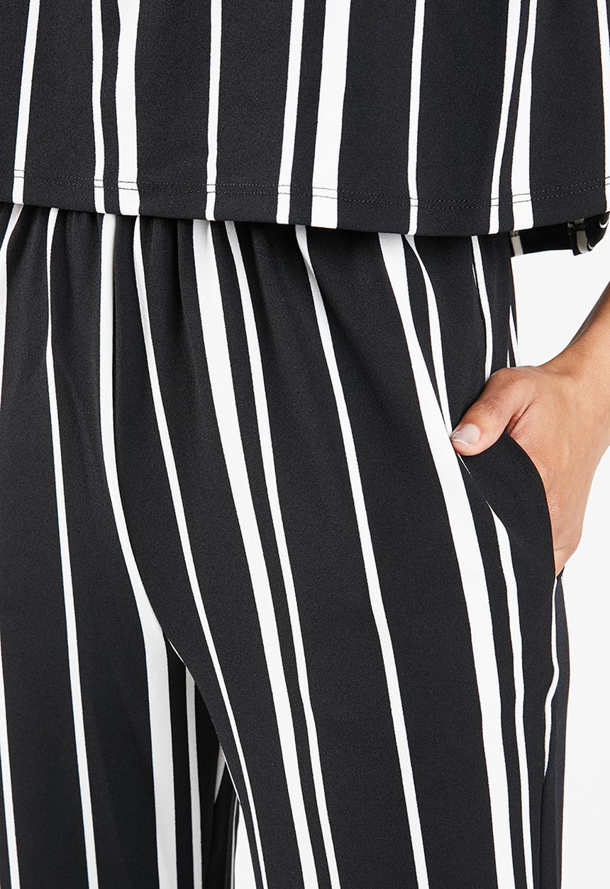 STYLE REPUBLIC - Bardot jumpsuit - black  & white