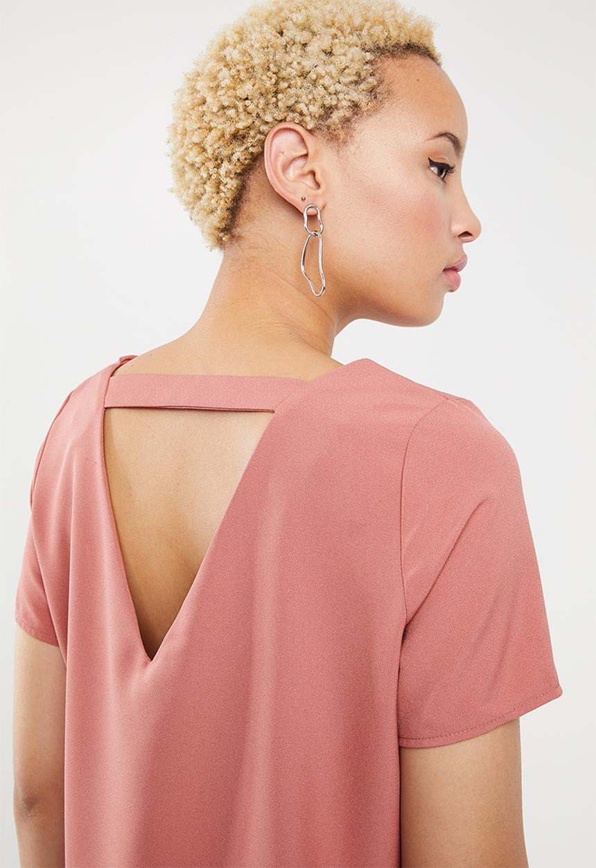 c(inch) - Open back blouse - pink 