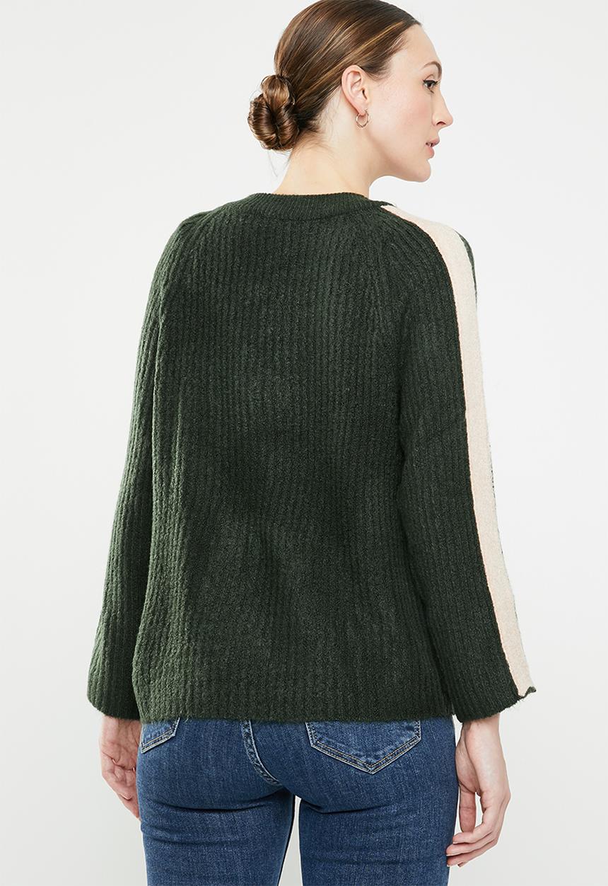 Jacqueline de Yong - Delta 7/8 V-neck pullover knit - green