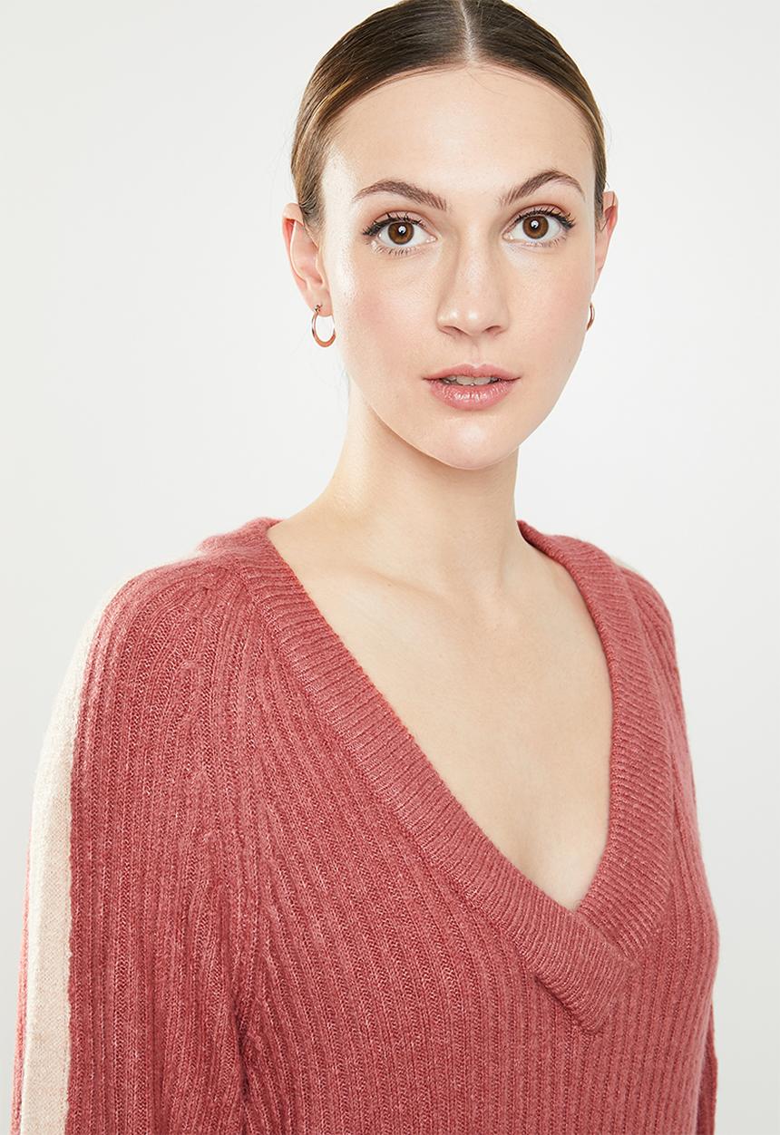 Jacqueline de Yong - Delta 7/8 V-neck pullover knit - pink 