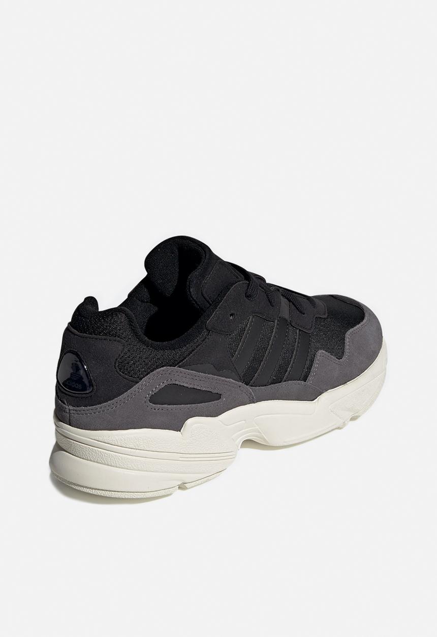 adidas Originals - YUNG-96 - core black/core black/off white