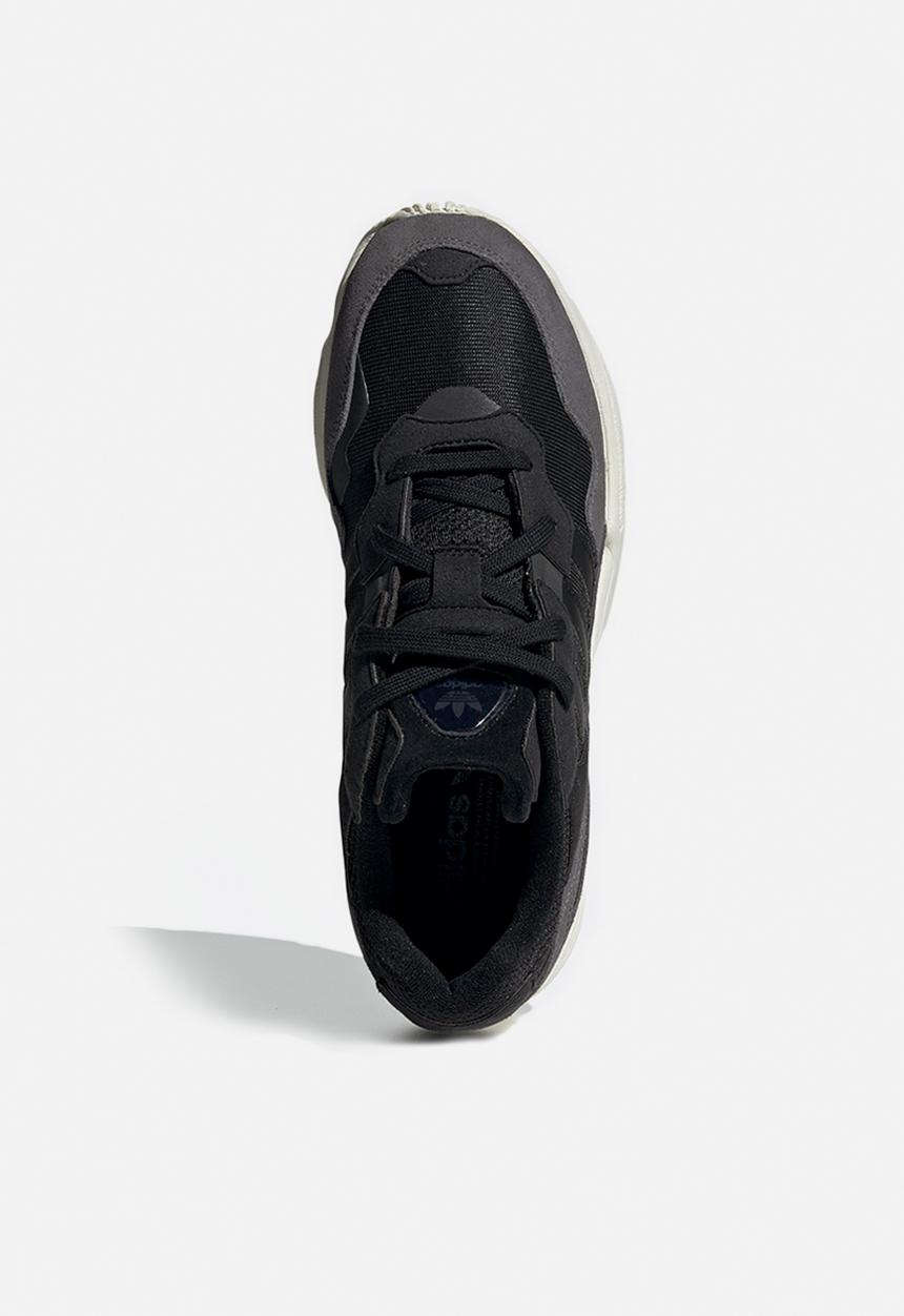 adidas Originals - YUNG-96 - core black/core black/off white