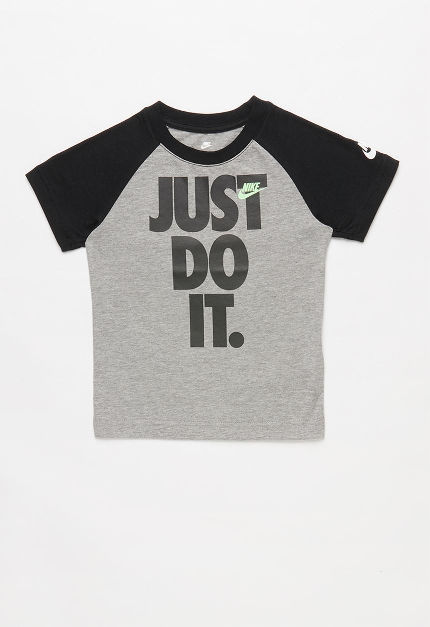 Nike - Nkb nsw jdi short sleeve raglan tee - grey & black