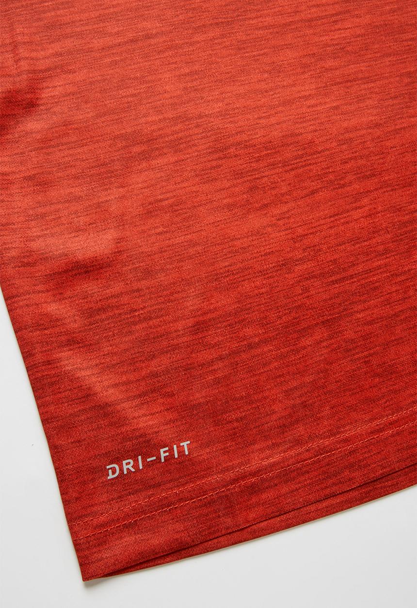 Nike - Nkb crossdye swoosh df tee - red