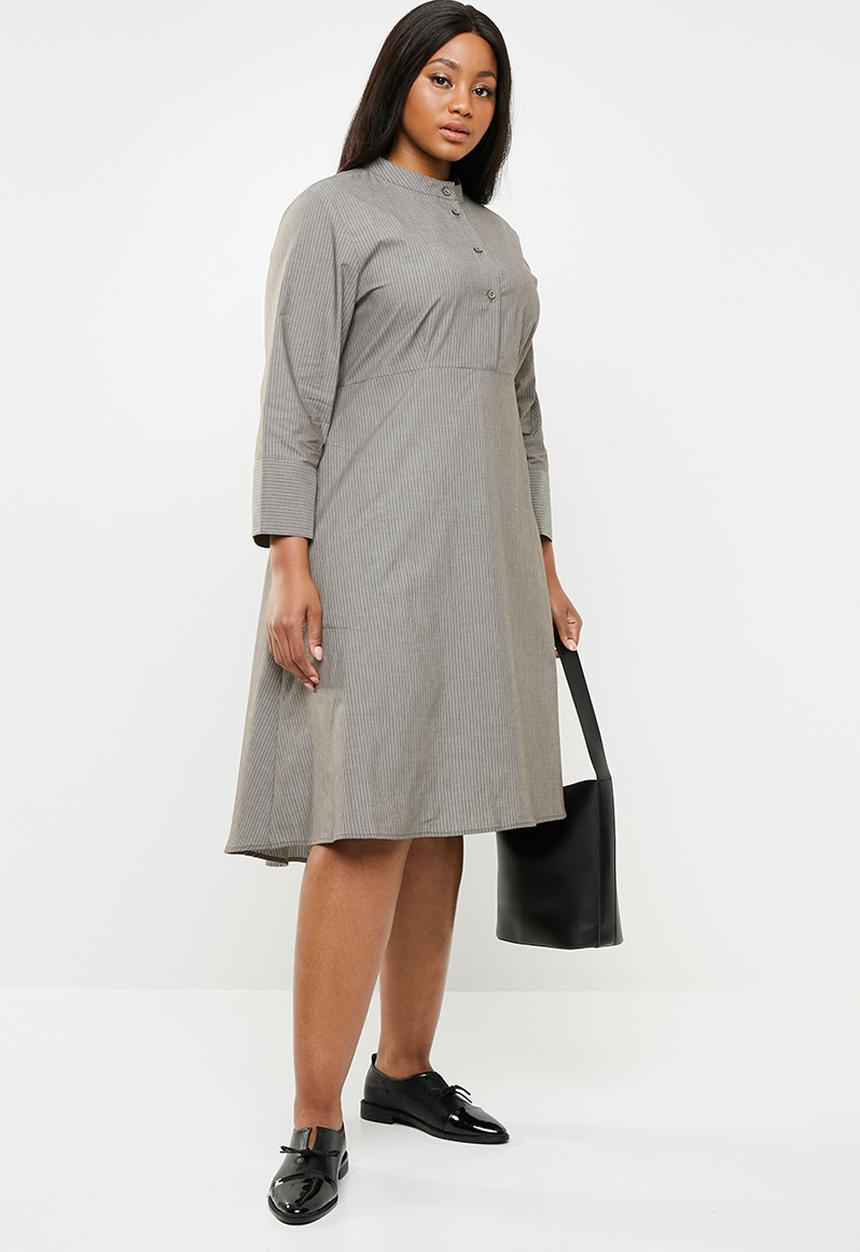 AMANDA LAIRD CHERRY - Babalwa shirtdress - taupe & White 