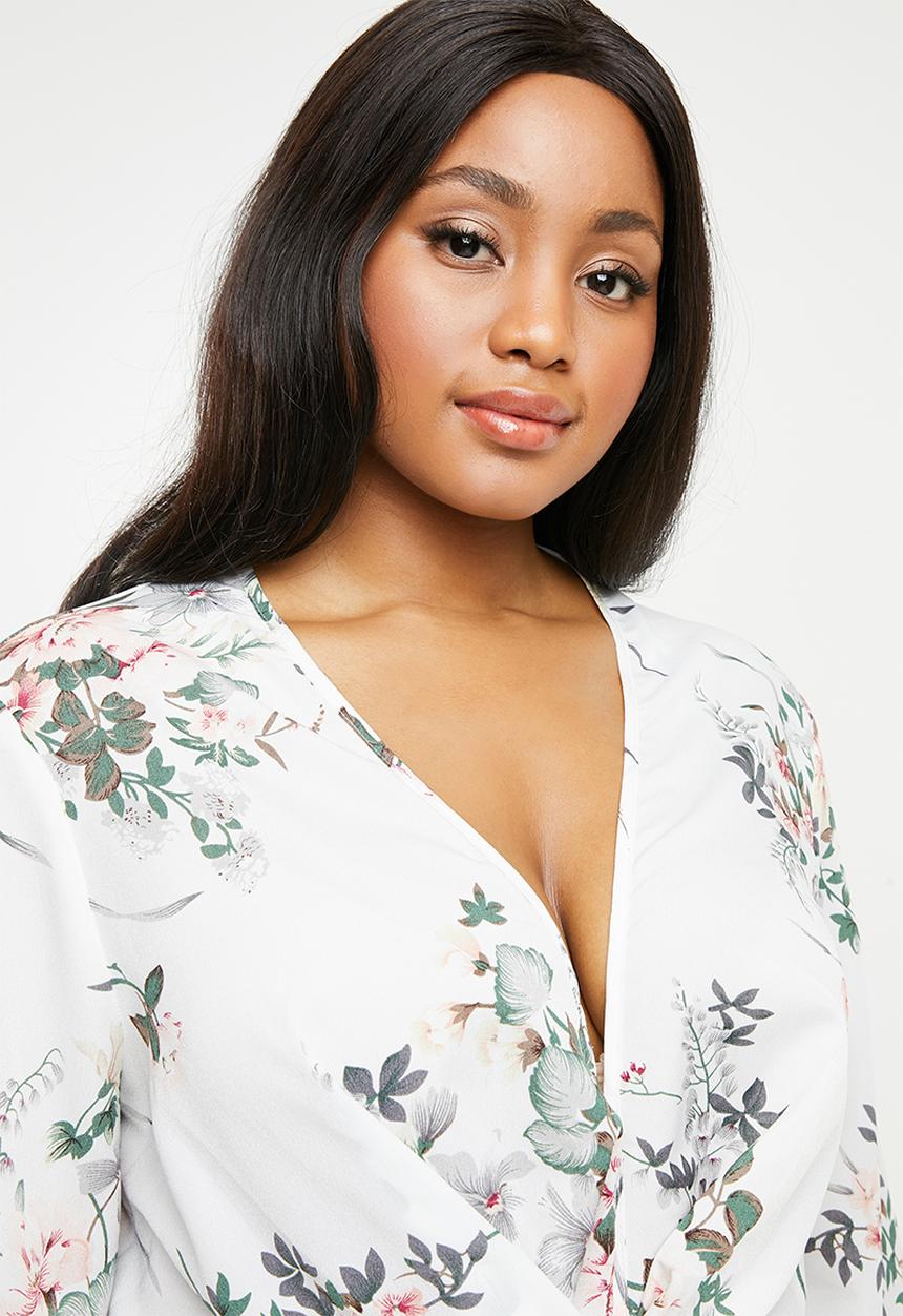 Missguided - Curve wrap front floral mini dress - multi