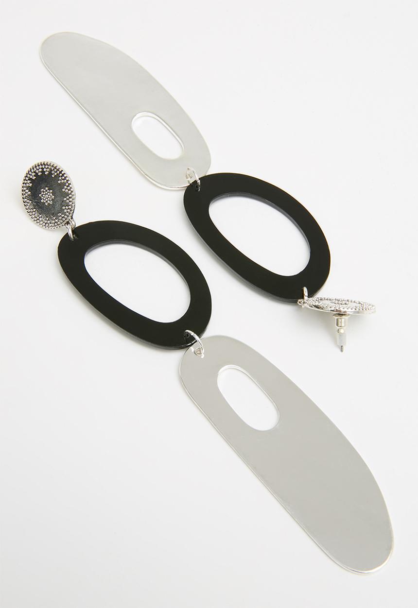 Superbalist - Oversized link drop earrings - black & silver