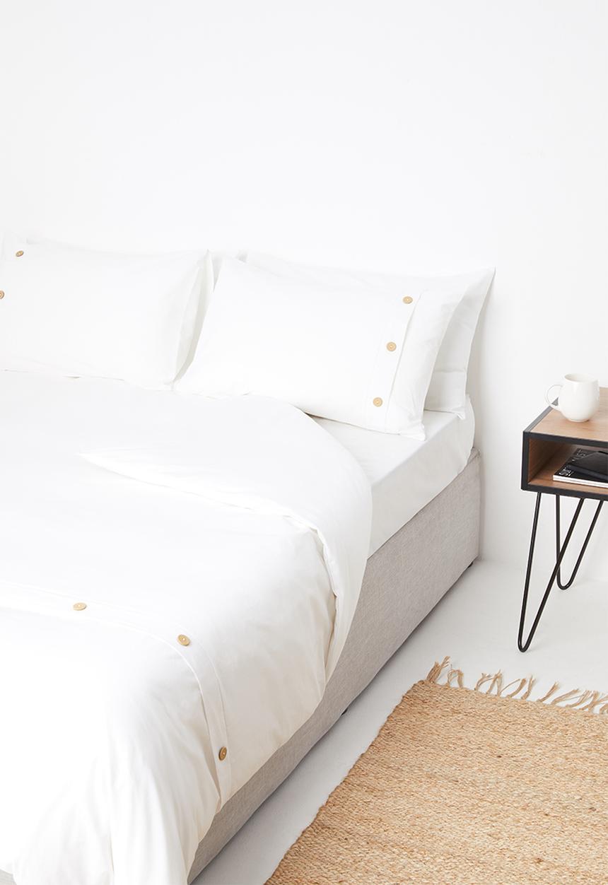 Sixth Floor - Button cotton duvet set - white/brown