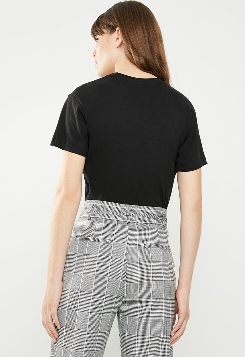 Cotton On - Classic arts tee - black