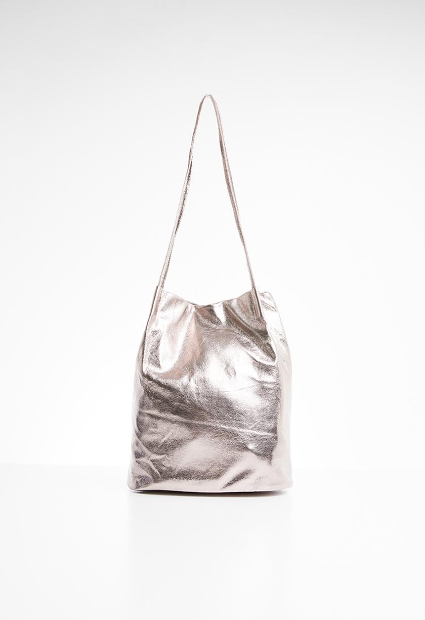 STYLE REPUBLIC - Metallic bucket bag -  rose gold