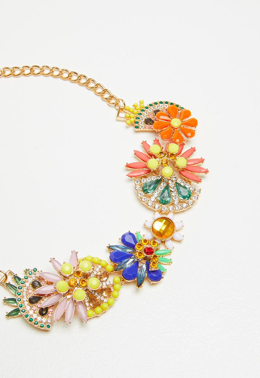 STYLE REPUBLIC - Necklace with multiple design pendants - multi