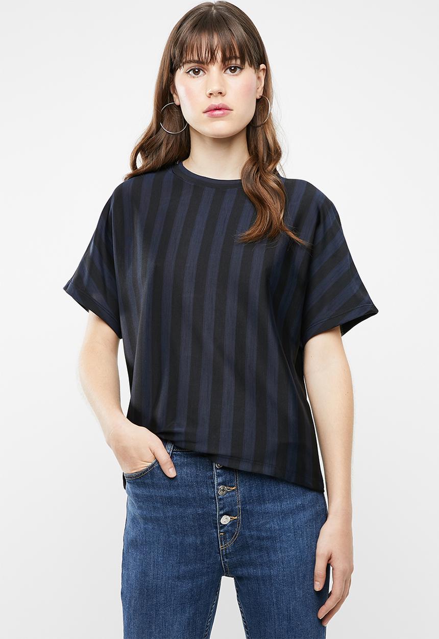 Jacqueline de Yong - Minna short sleeve top - navy & black