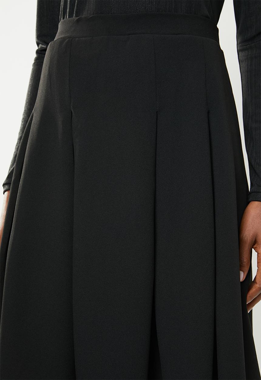 edit - Midi skirt with knife pleats - black 