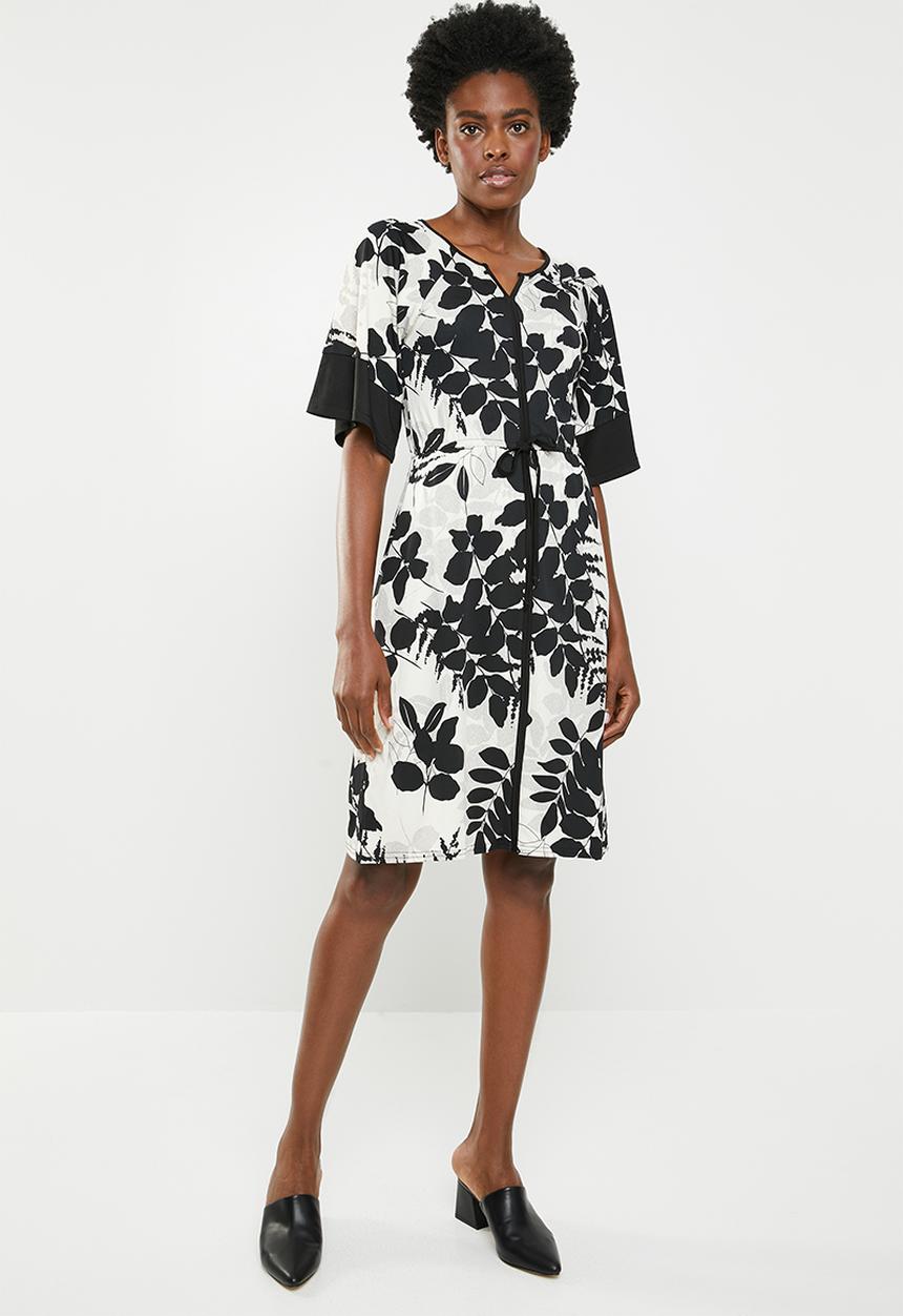 edit - Wide sleeve Dress - black and white