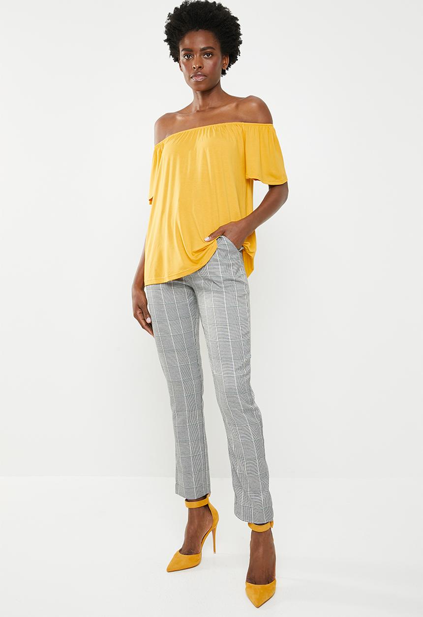 edit - Off-the-shoulder swing top - yellow
