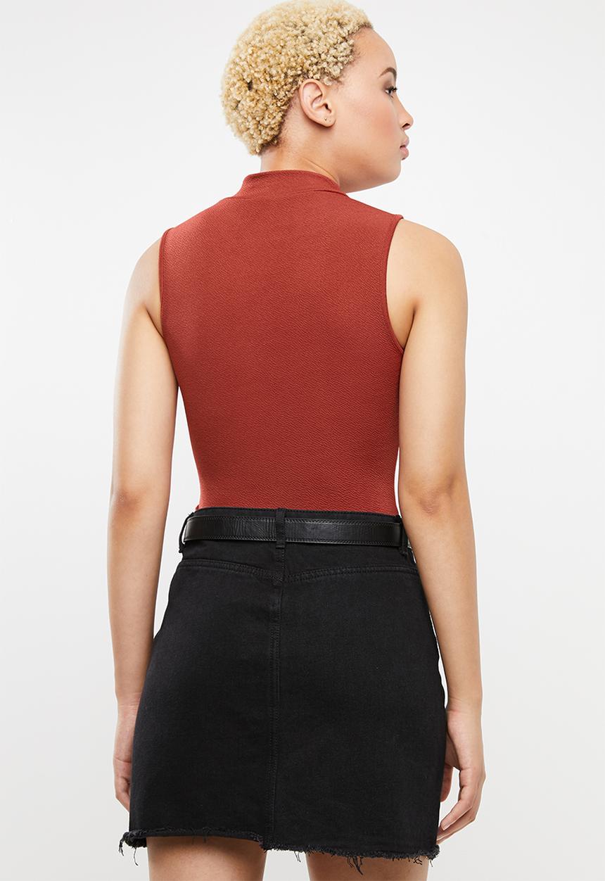 c(inch) - High neck bodysuit - rust