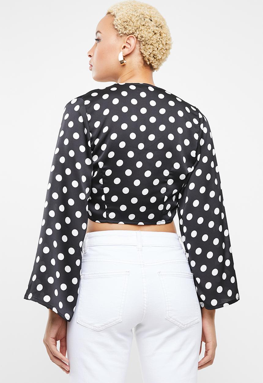 STYLE REPUBLIC - Front button crop top - black