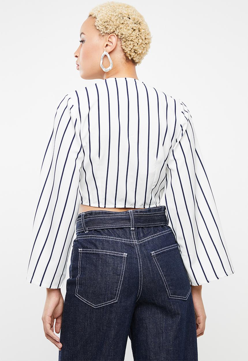 STYLE REPUBLIC - Front button crop top - white & navy