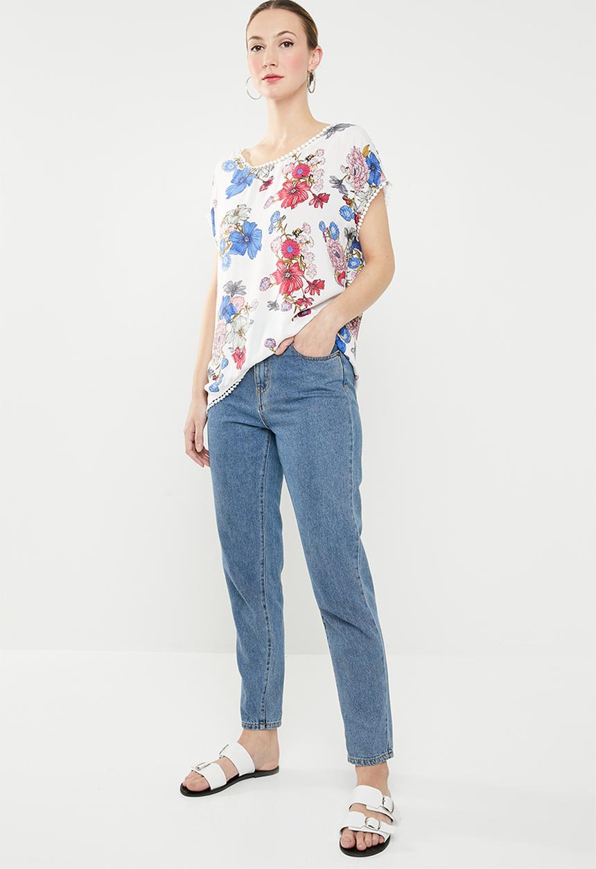 Revenge - Short sleeve floral top with pom pom detail - multi 
