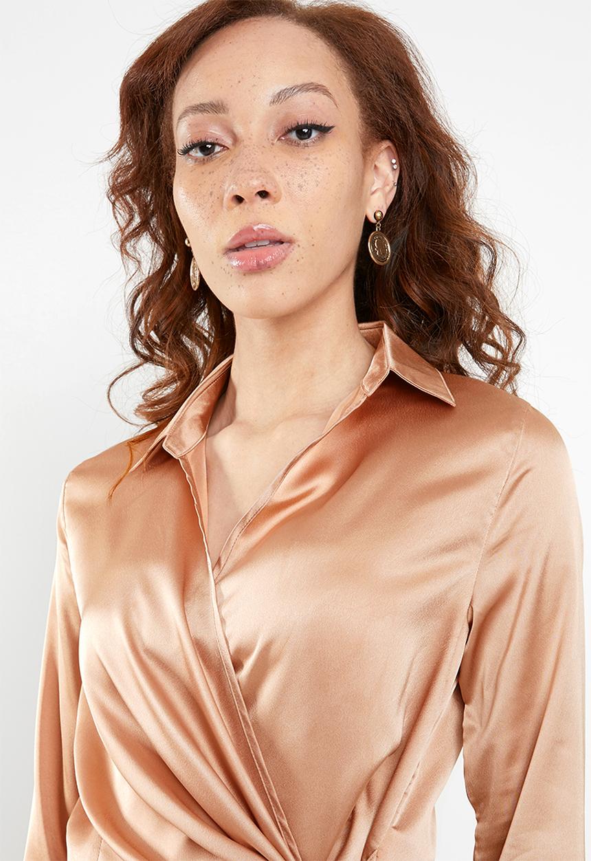 Missguided - Tie side satin blouse - beige
