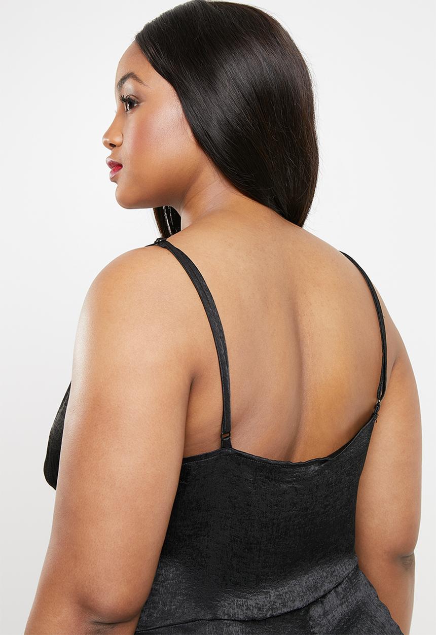 Missguided - Curve wrap front satin jumpsuit - black