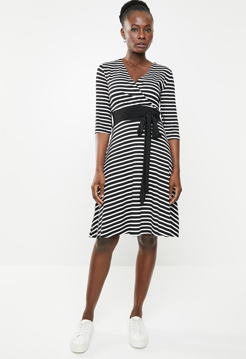 edit - 3/4 sleeve fit and flare dress - black & white