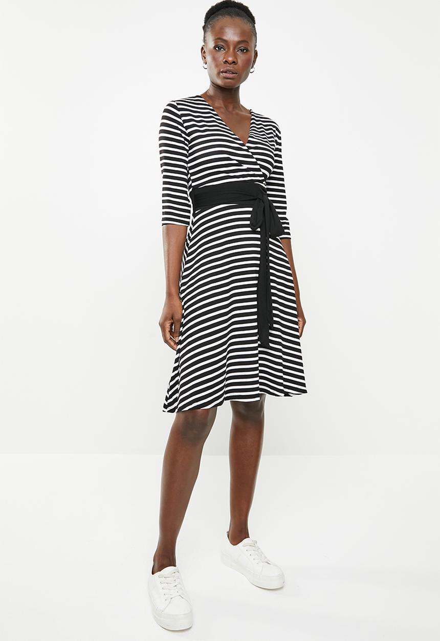 edit - 3/4 sleeve fit and flare dress - black & white