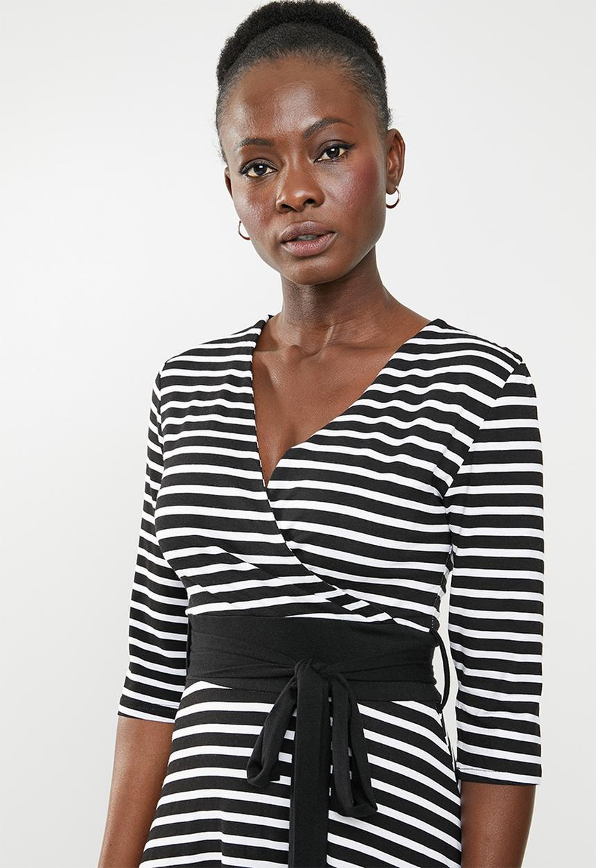 edit - 3/4 sleeve fit and flare dress - black & white