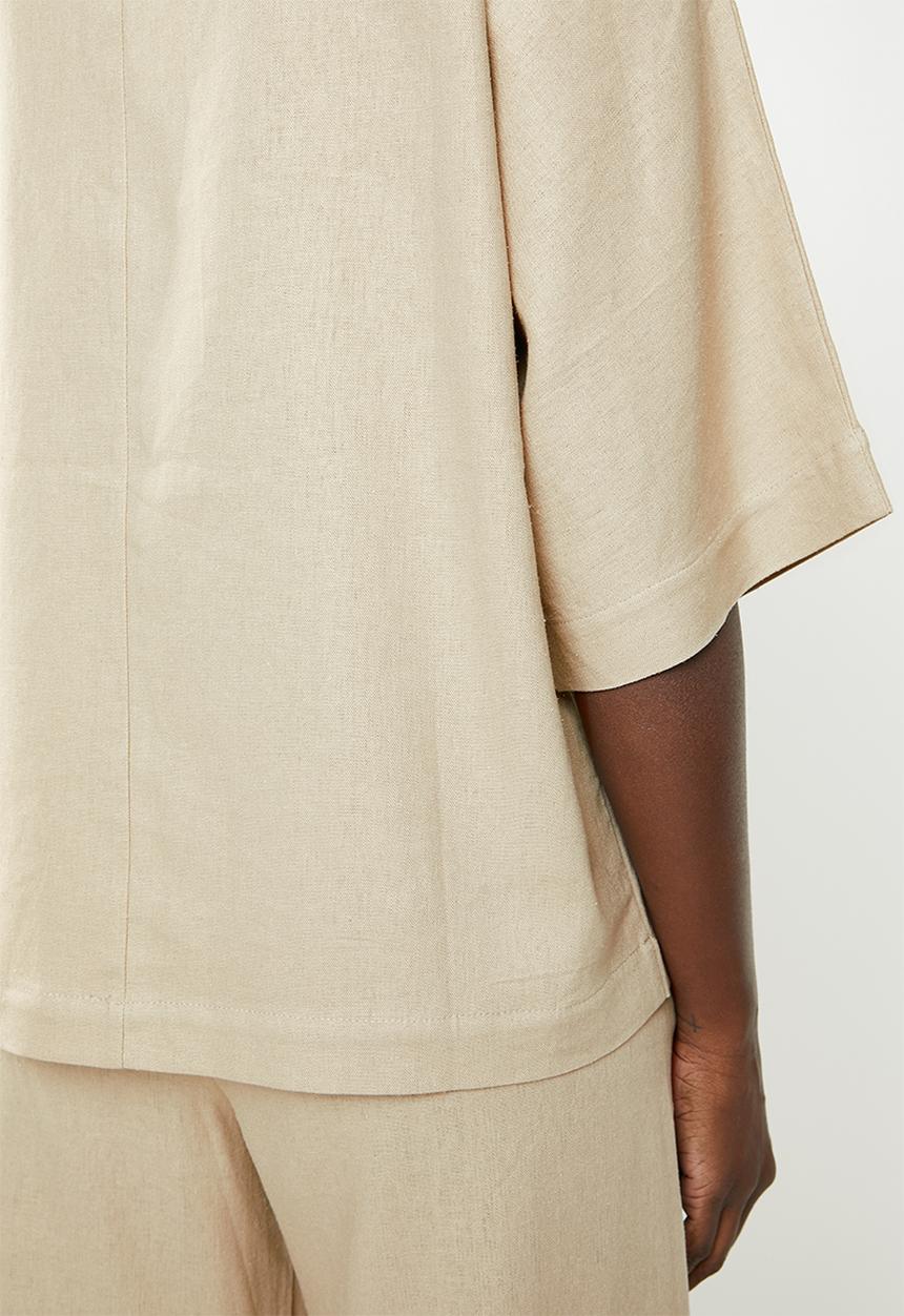 edit - Easy wearing linen blend top - neutral