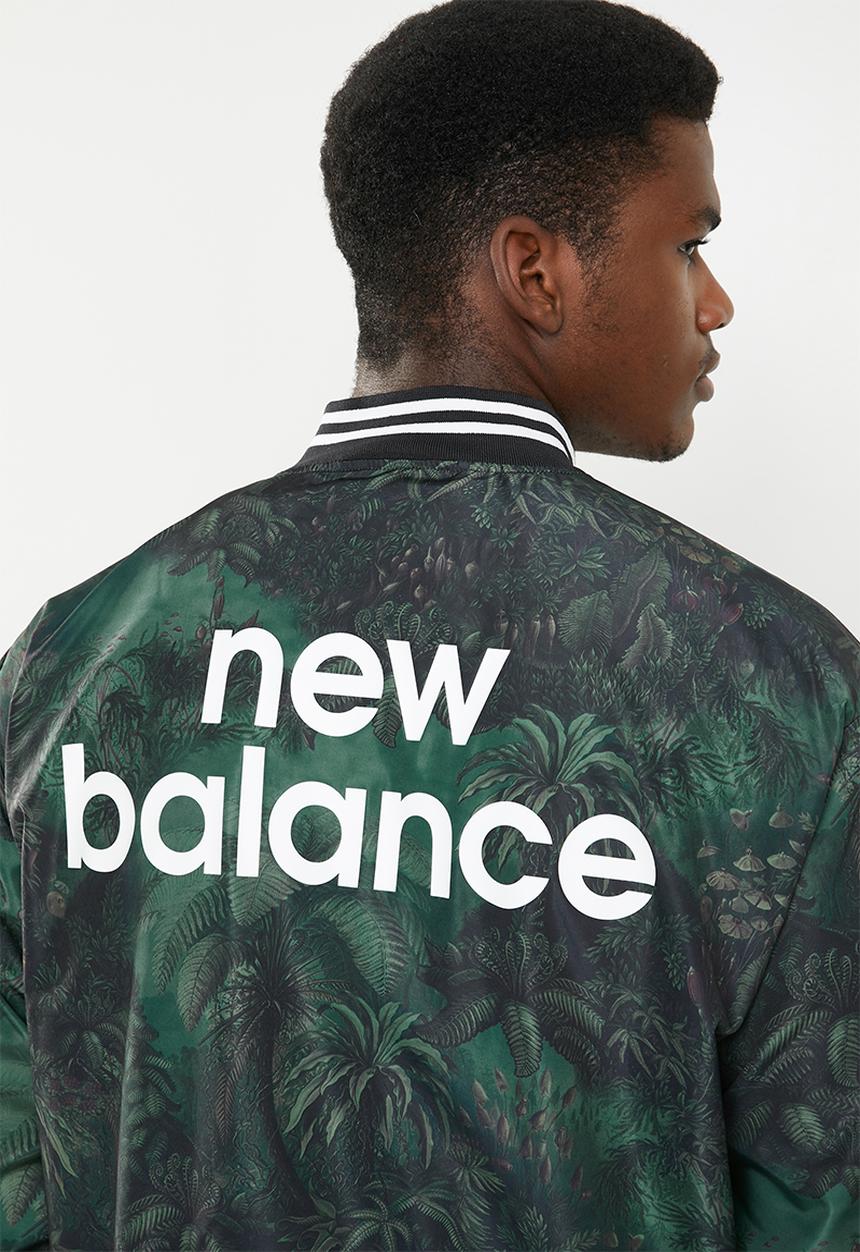 New Balance  - Essentials dark jungle stadium jacket - black & green