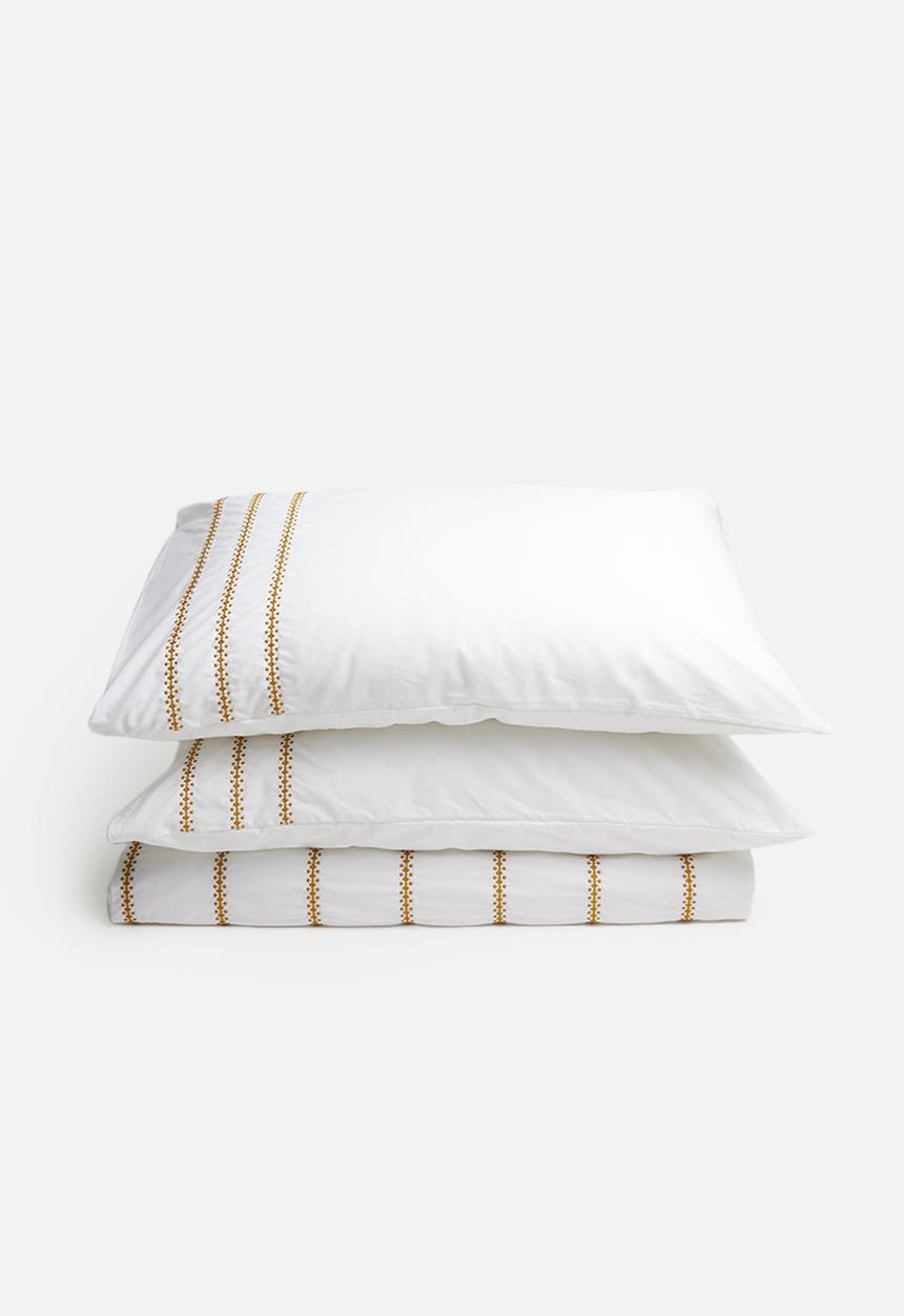 Sheraton Textiles - Sierra embroidered duvet cover set - white & mustard