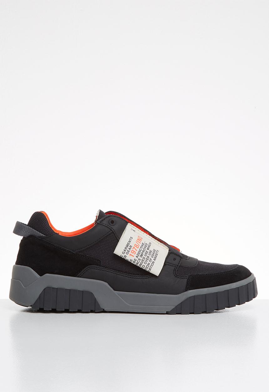 Diesel  - S-le rua on  - black