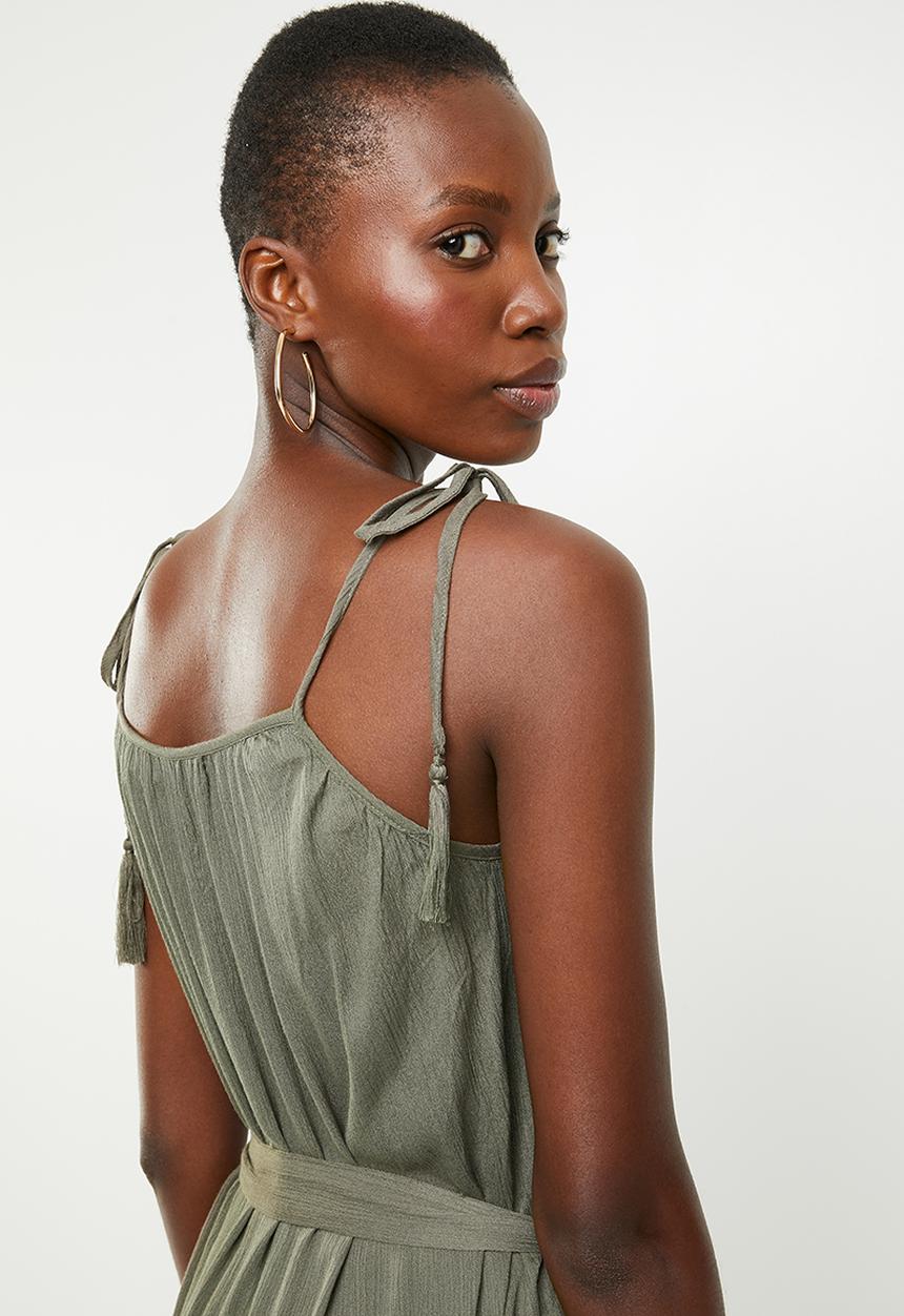 Missguided - Crinkle viscose tie relaxed jumpsuit - green
