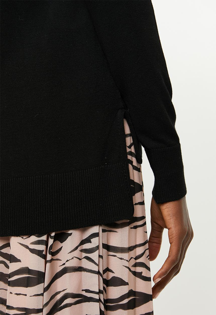 Superbalist - Lightweight bamboo blend v-neck pullover - black